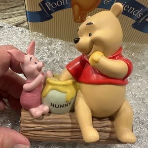 Disney Winnie the Pooh and piglet